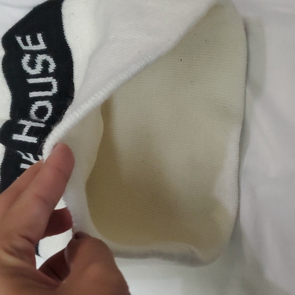 The House Beanie Unisex - Picture 4 of 6